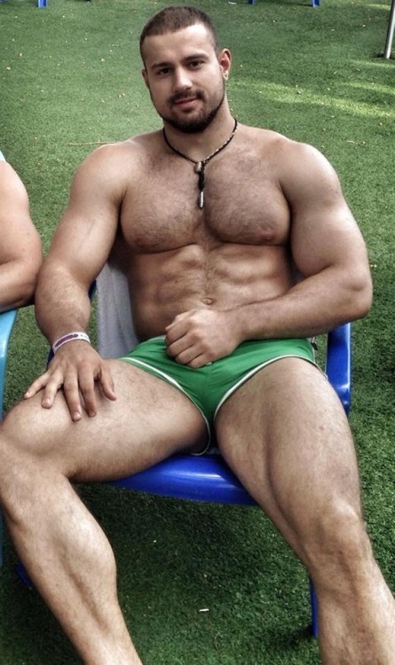 hairycutmuscle08:  Hairycutmuscle08.tumblr.com