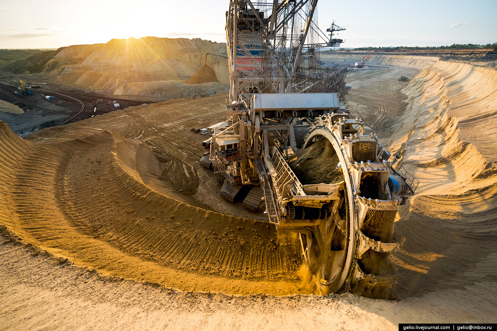 rocketumbl:  Bucket-Wheel Excavator 
