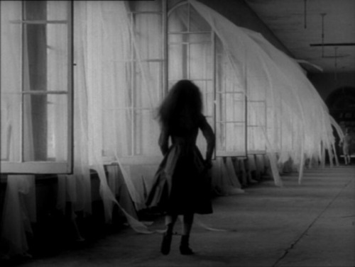 talesfromweirdland:Strange whisperings and a stifling, nightmarish atmosphere: curious 1966 film, AL