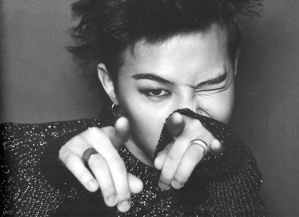 G-Dragon - BIGBANG 2016 WELCOMING COLLECTION (jpn ver)
cr: AeuyTLiN