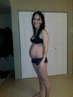 danahess94:  New pregnancy pictures 