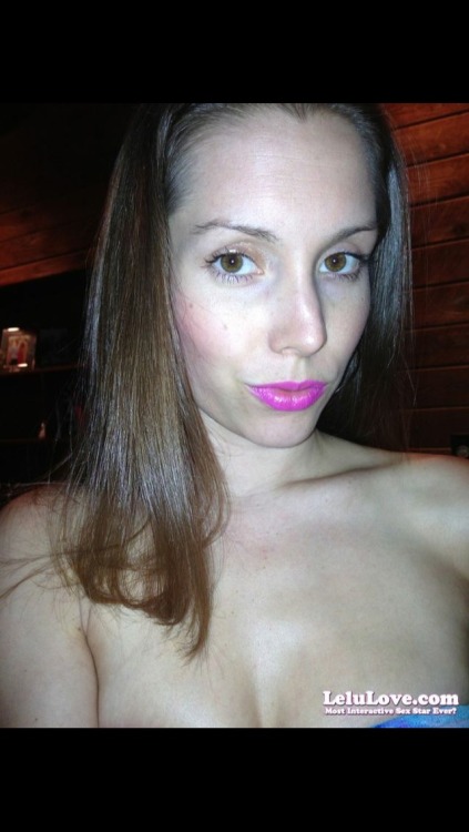 Porn Pics Pink lips and cleavage :) (my #lipstick pics/vids