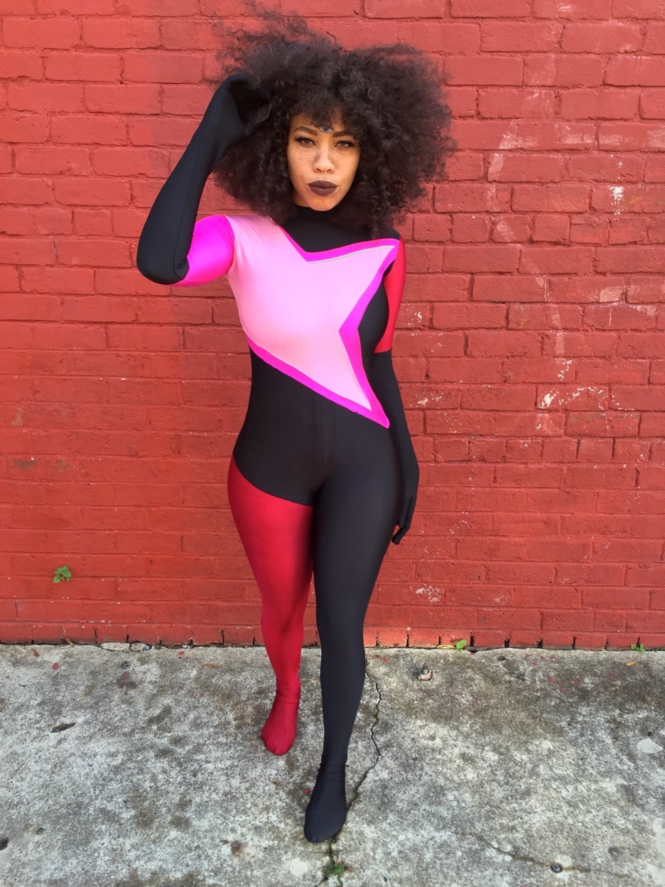 kieraplease:  As promised, here’s my Garnet Halloween costume. It’s not perfect