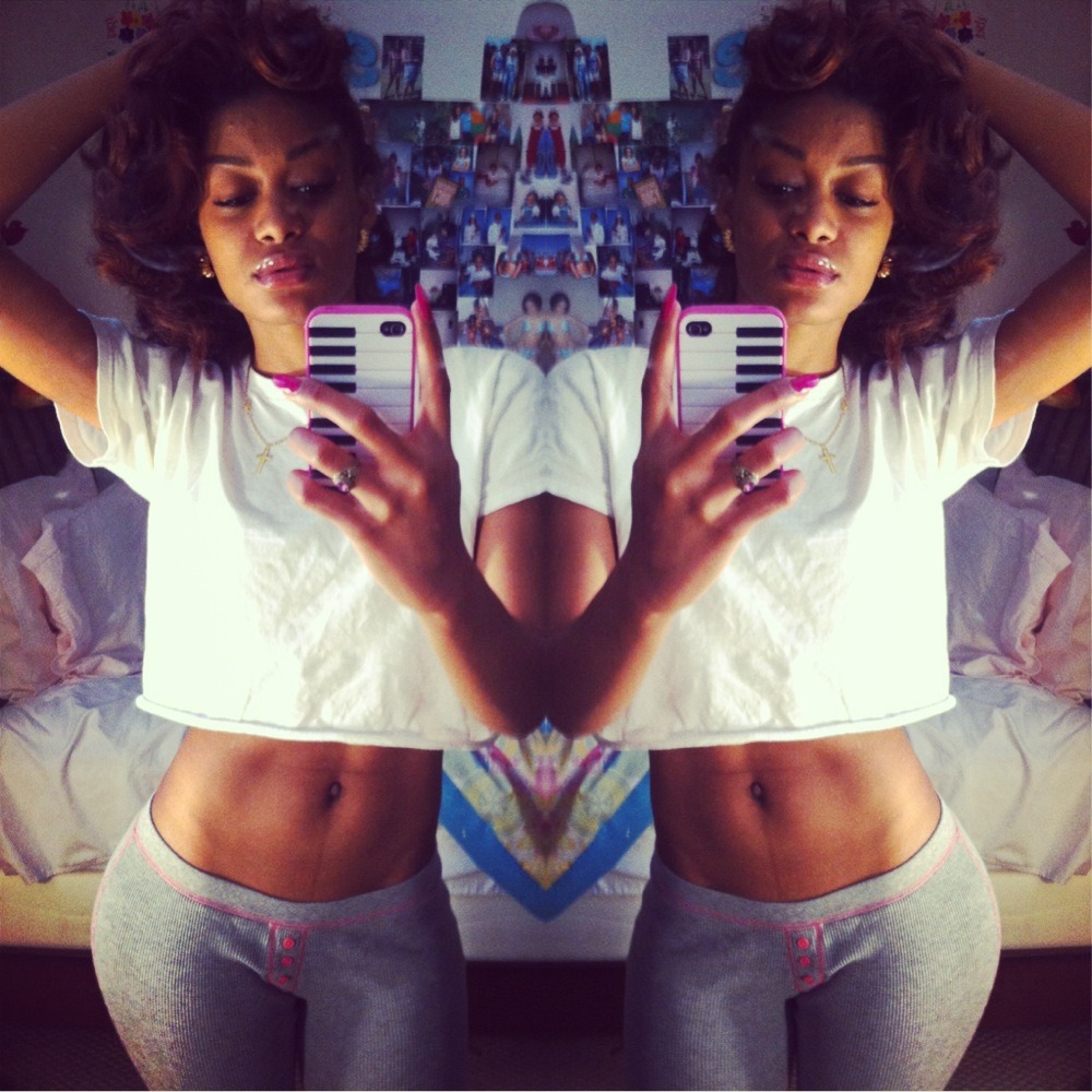 shesbombb:  Http://www.omgeeehstfu.tumblr.com