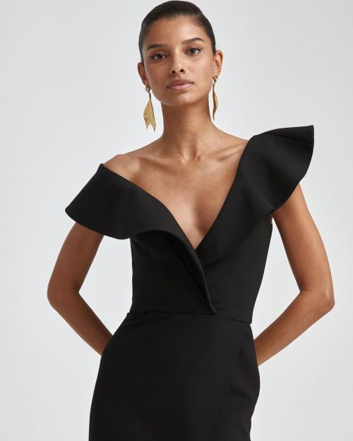 Oscar de la Renta&rsquo;s latest collection is to die for Shop this cocktail dress in-store &