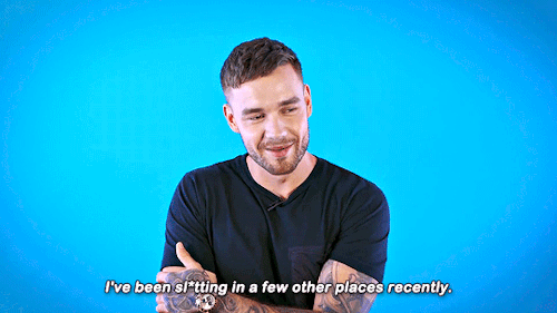 spice-vanilla:Liam Payne reads your stan tweets as he ‘Answers the Internet’