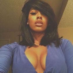 quitethefreak:  lifeofoh:  aliyahraey  Her face ain’t even fair