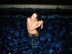 baariksgallery:  Skinny Dipping