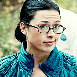 charlottsullivan:  cuties with glasses (✿◠‿◠) 