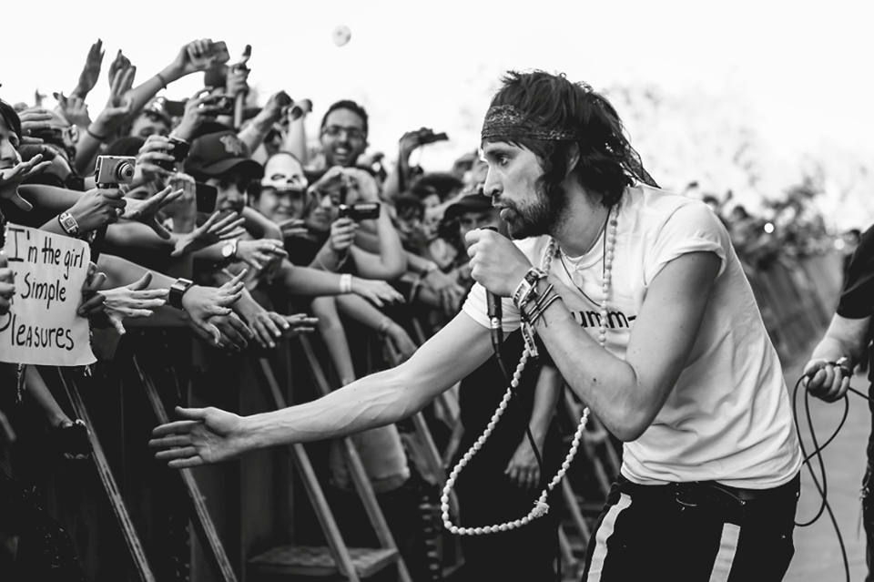 Midnight is coming - KASABIAN
