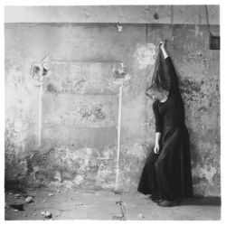 vivipiuomeno:  G.Night ….. Francesca Woodman