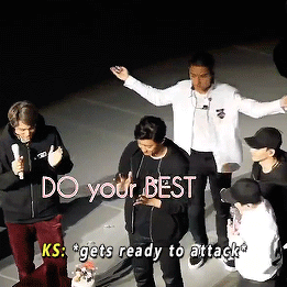 Kyungsoos Way Of Celebrating Chanyeols Birthday!