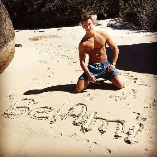 Make your own &ldquo;BelAmi beach&rdquo; picture and tag @belamipics! Can&rsquo;t wait to see your p