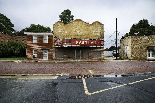 joeinct:  Pastime Theatre in Warren, Arkansas, Photo by Steve McCurry, 2013