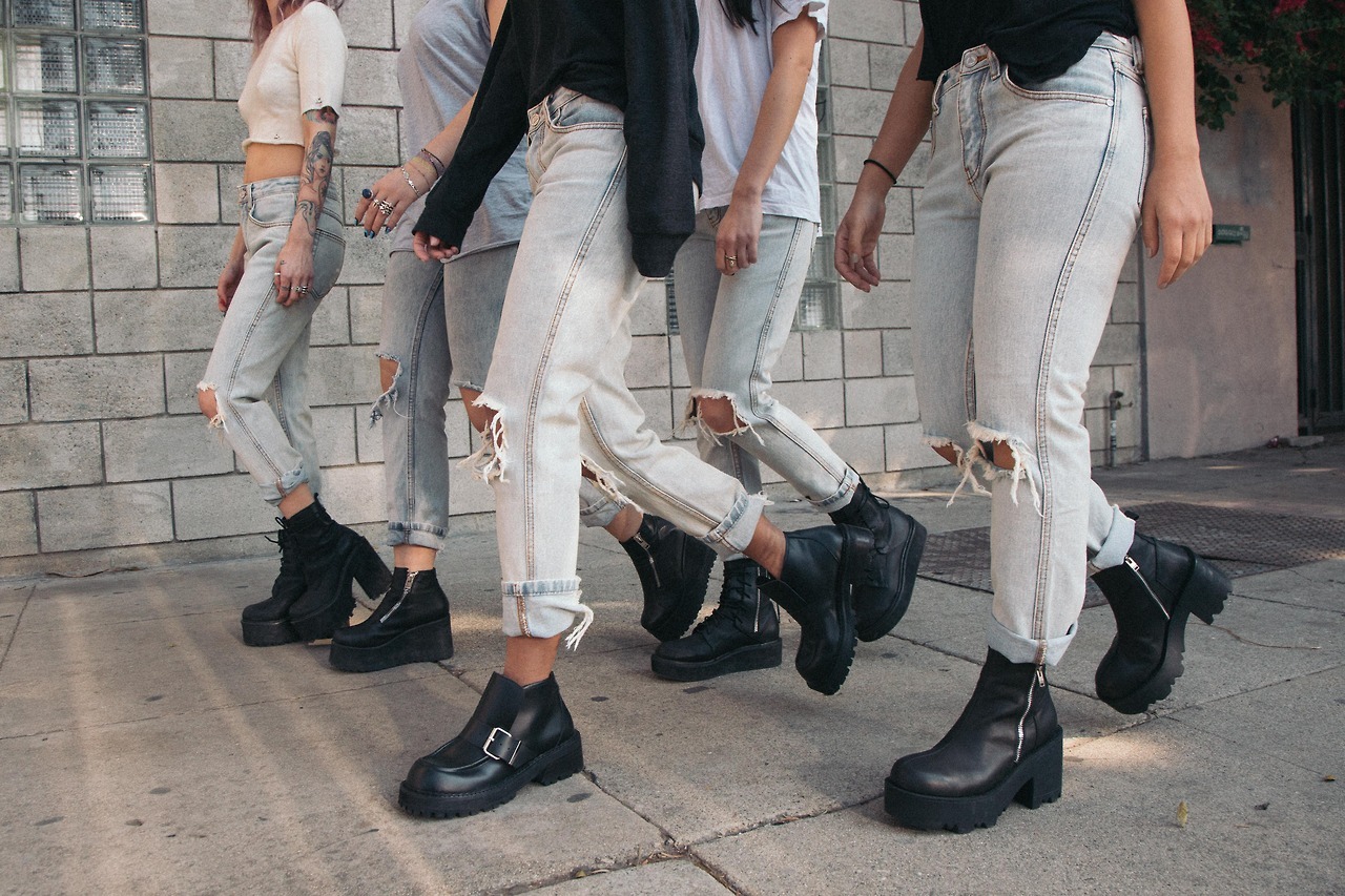 unif:  BILLIE JEANS 