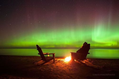 probalicious:  Taken this morning in Marquette, Michigan in the Upper Peninsula by LakeSuperiorPhoto. 