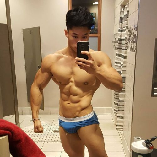 musclecomposition:Physique model, Nyle Nayga adult photos