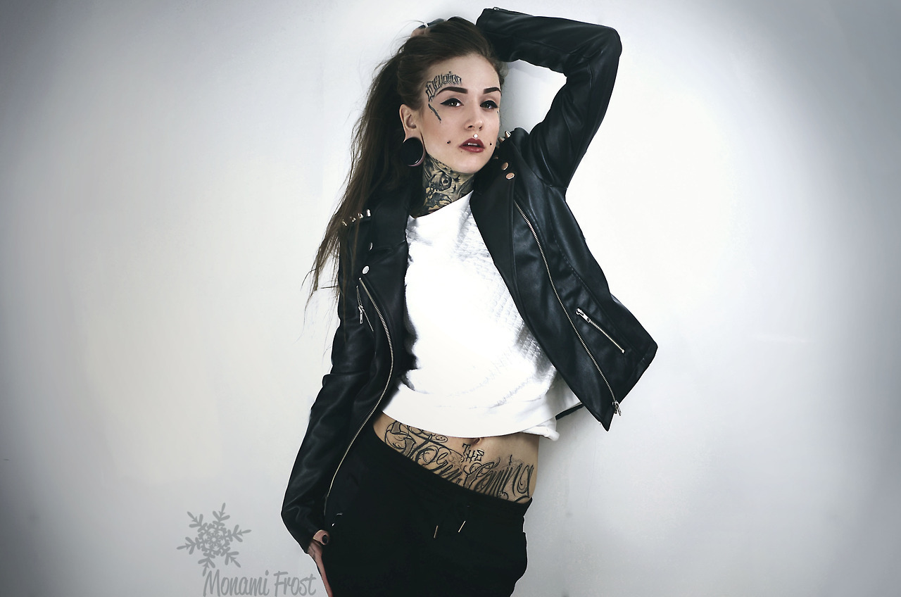 monamifrost:  Disturbia clothing jacket.  