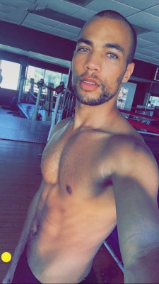 Olliesboy:kendrick Sampson