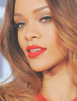 titamartinho:  rihanna | Tumblr on We Heart It - http://weheartit.com/entry/52167460/via/titamart 