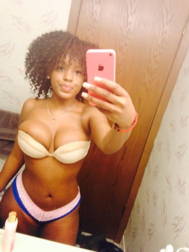 crusher007:  Whats in the mirror👌  Sexxxy phat asses