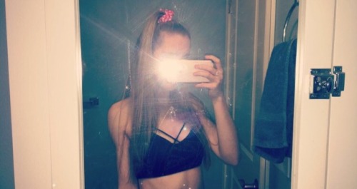 jaedyyyn: prob gonna delete later but i can’t sleeppp, might go thru some messages so hmu