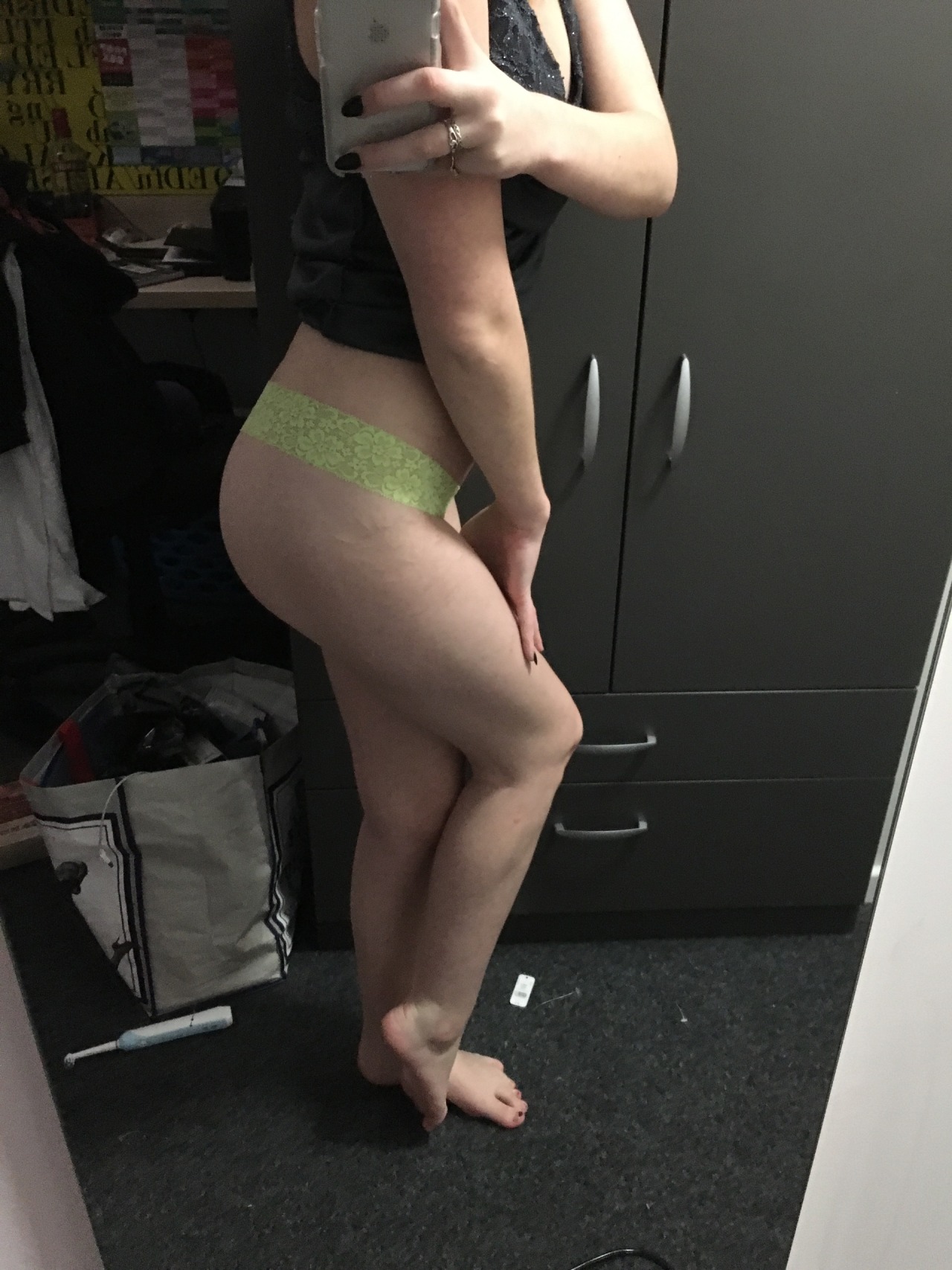 yourtouchtingles:  showoffyourthong:  I’m pretty drunk so excuse how messy my room