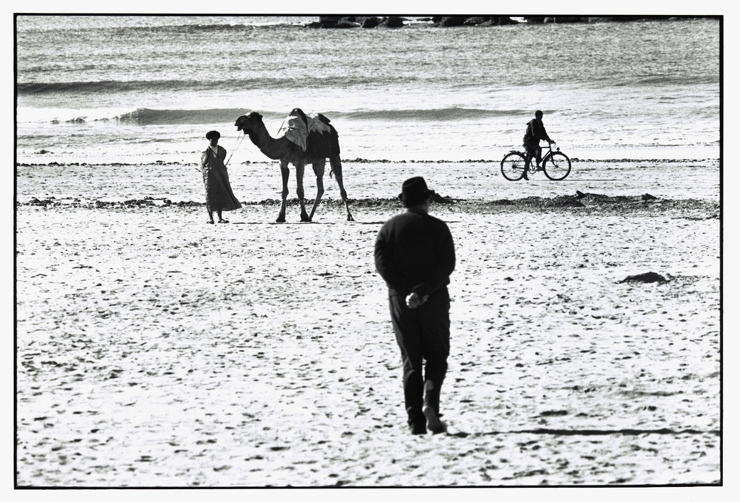 hauntedbystorytelling: Elliott Erwitt :: Agadir, Morocco, 1973 / src: Magnum Photos