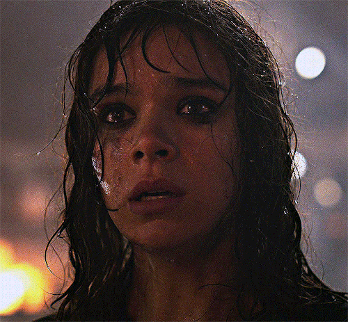 queenkoriandr:  HAILEE STEINFELD as Charlie Watsonin BUMBLEBEE (2018), dir. Travis