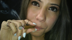 gabyfaace:  Puff Puff Pass ☁☁ 