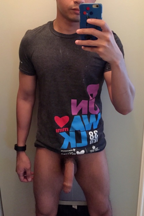 hungtxdudensf: Absolutely love uncut cock!