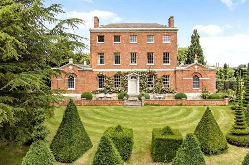 Michael & Janey Hill’s Topiary,Cressy Hall, Gosberton, Spalding, Lincolnshire, United King