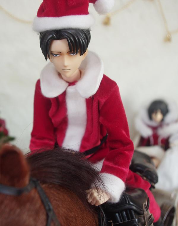  RivaMika Figurine Theater: Happy Holidays from Levi &amp; Mikasa&rsquo;s