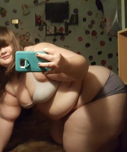bigbootypandamoo: My goal is for my belly