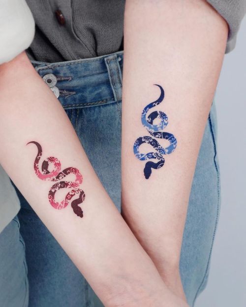 ig: e.nal.tattoo blue;flower;matching;red;snake