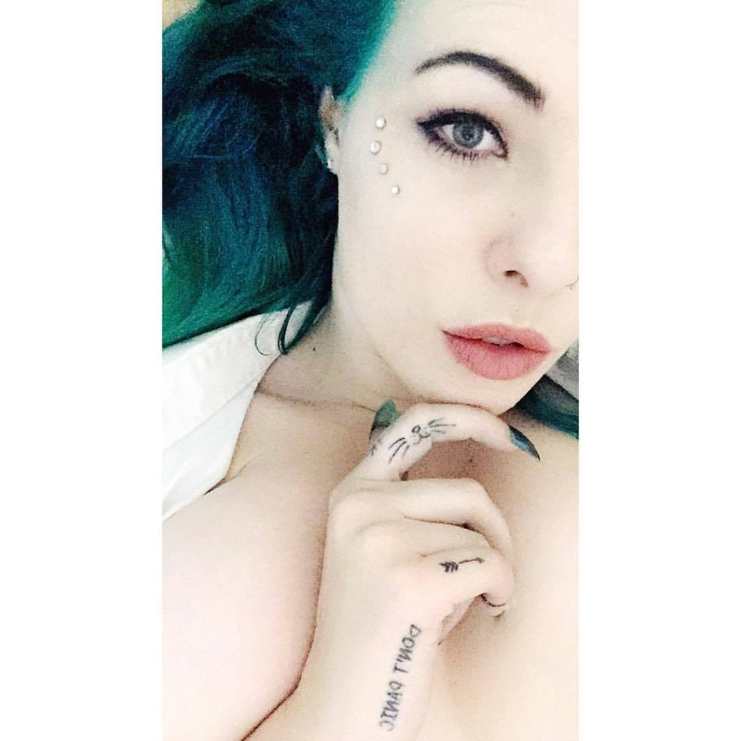 I also have a NEW PERISCOPE/Twitter   I give deals there = BbyDollOfficial 💚💚
