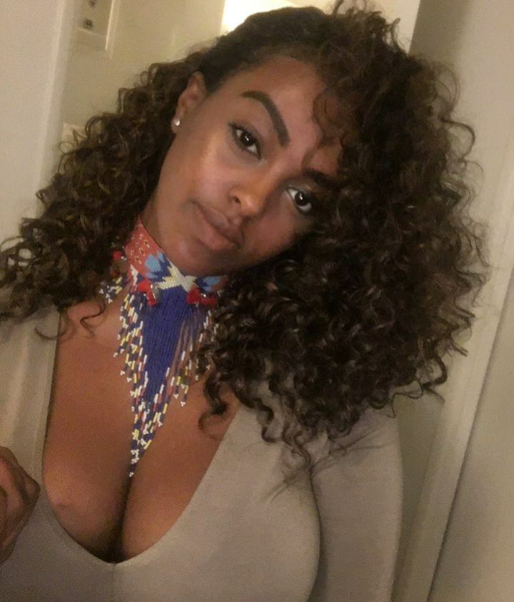 jazziedadd:  SexyGorgeous &amp; Bustin'Loose Titties…  Ms MsrTaye…. 😍