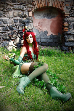 comicbookcosplay:  Poison Ivy steampunk version! Cosplayer: daisycosplay.tumblr.com Submitted by akagaminodaisy 