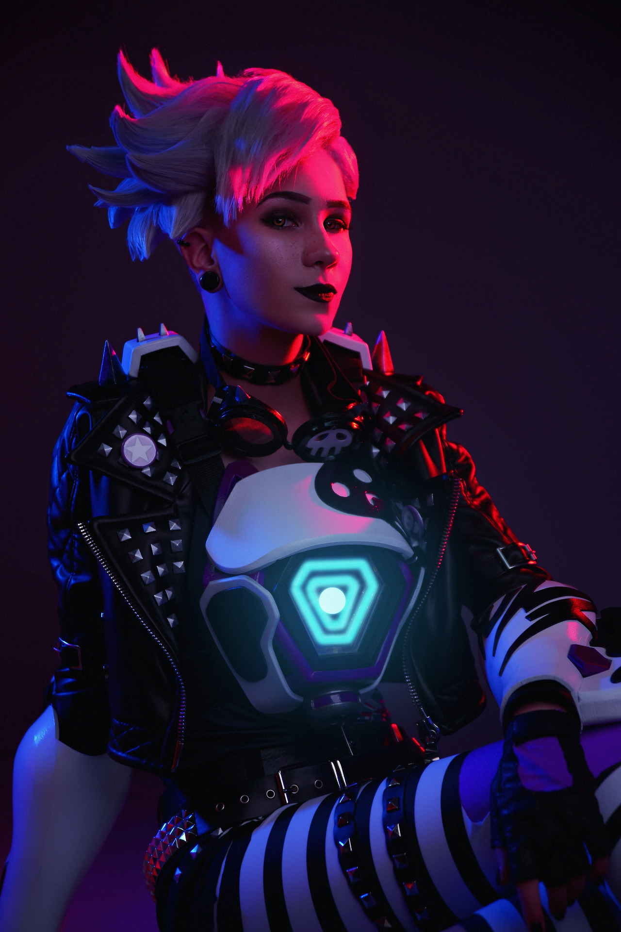 haku-mikiriyami:  Tracer Ultraviolet | Overwatch Fandom: Overwatch Characters: