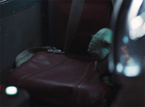 bestintheparsec:I’m gonna start the landing cycle, you better get back in your seat. 