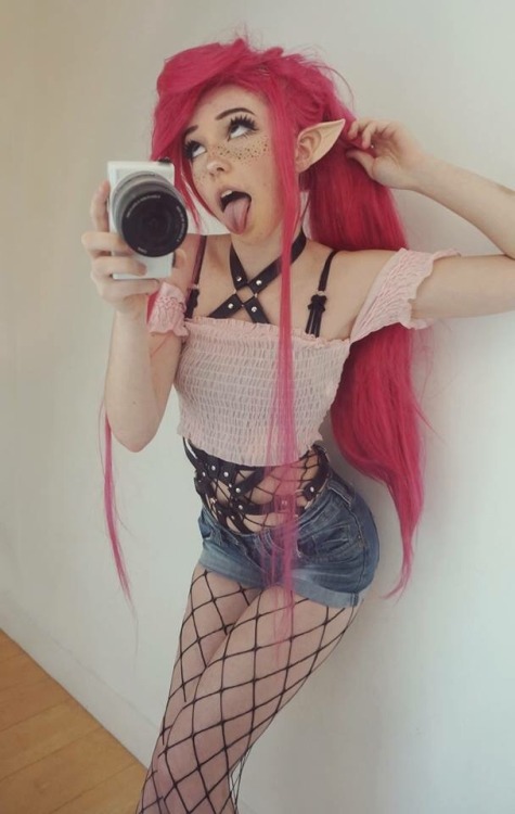 peachy-thighs:  ahegaonow:  Belle Delphine  Can we all just take a minute to appreciate what an absolute CUTIE she is!? 😱💕 I’m in love with her and her style it makes me so jealous! 😭💕