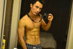 thailandbulge:  Sexy thai guy.