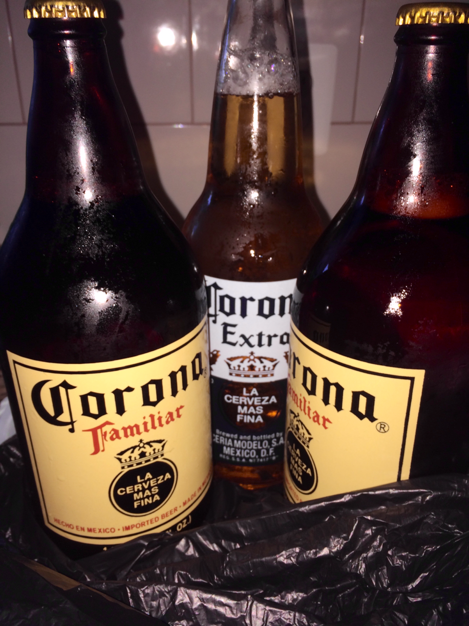 joaquinguzmanloera:  salud 🍻💅 