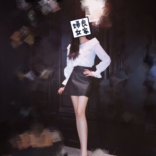 masochismbody: 这样子去学校会不会太骚？ 到底该穿成什么样呢？