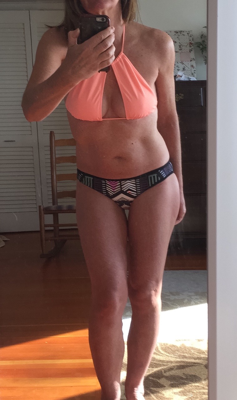 hishornygirlfriendxo:  Do you guys like my new bathing suit? 😘