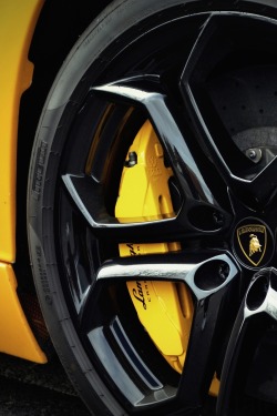 vistale:  Aventador Rims | via 