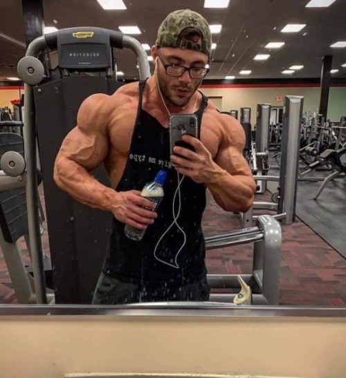 growmehugedaddy: jhfic1:tommygunzblog:roided muscle stud “Fuck, man. All I want to do is look at my 