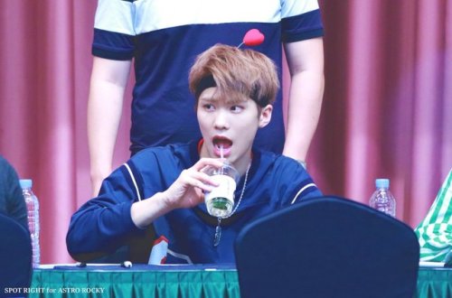 hqrocky:s p o t  R i g h t | do not edit/crop logo