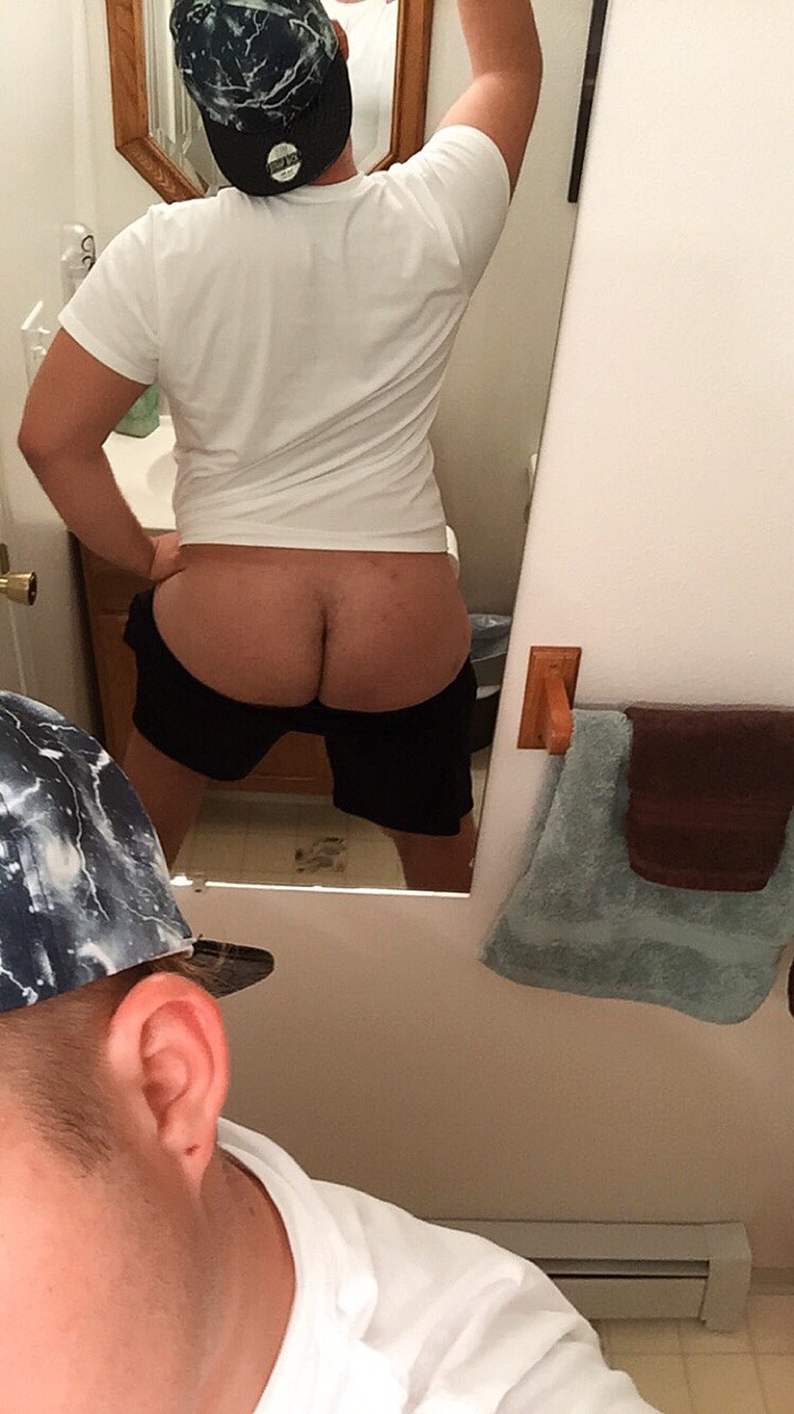 tuckhasthoughts:  snoberry:  tuckhasthoughts:  My ass is as soft as it looks, promise.