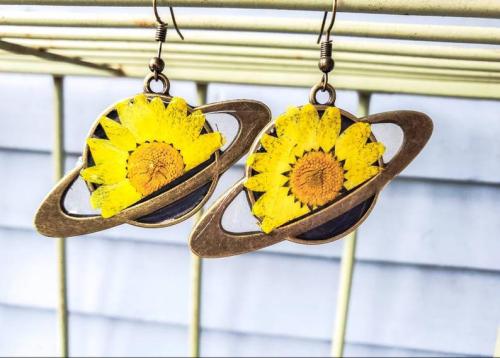 Resin Saturn Earrings //BotanicalResinArt